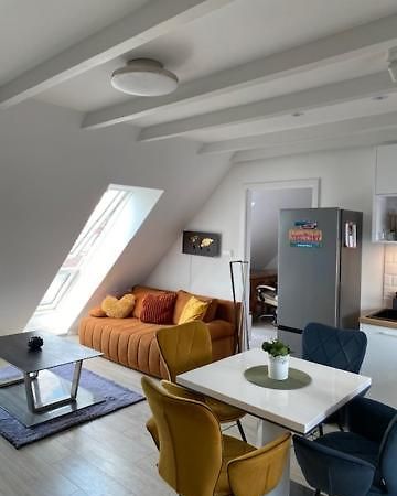 R77 Apartment Downtown - Penthouse Budapest Eksteriør billede
