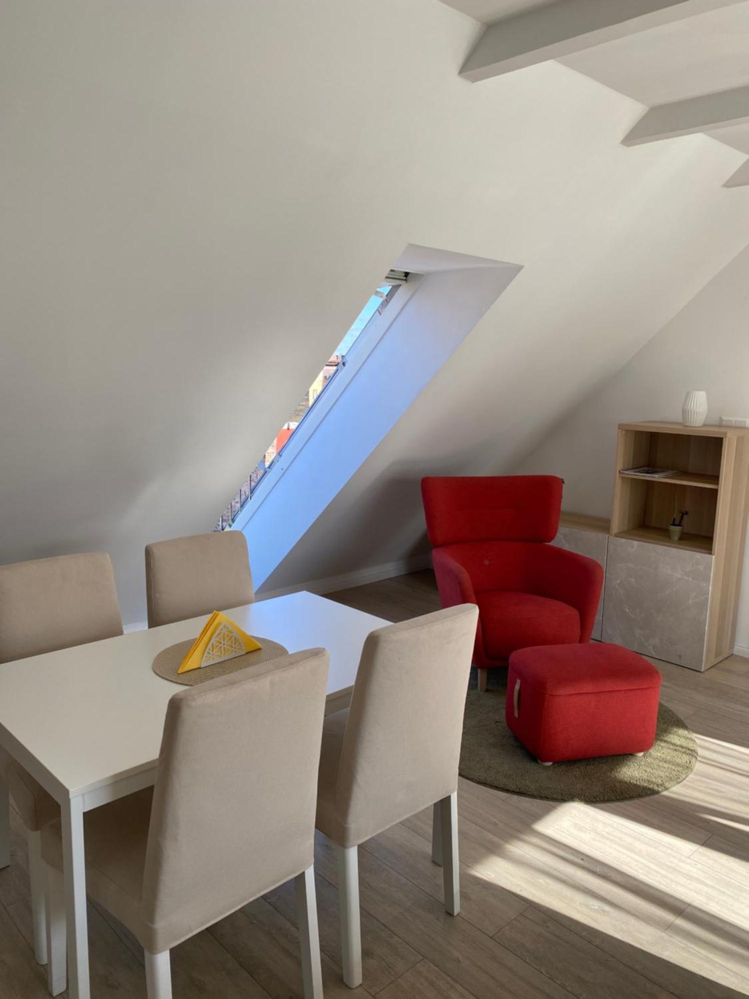 R77 Apartment Downtown - Penthouse Budapest Eksteriør billede