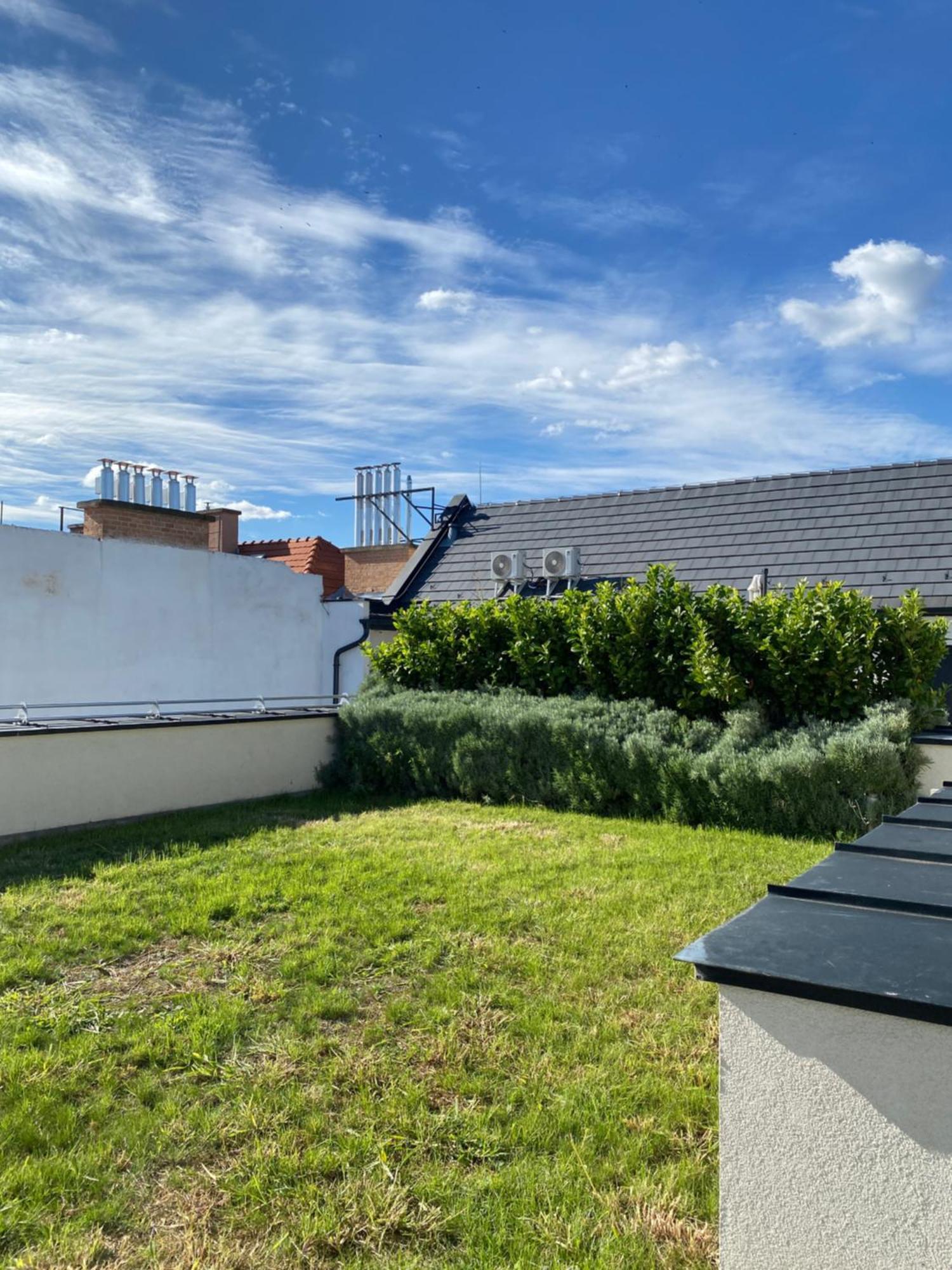 R77 Apartment Downtown - Penthouse Budapest Eksteriør billede